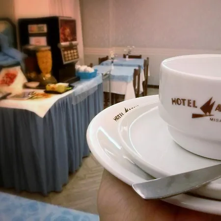 Arno ホテル ミザーノ・アドリアーティコ