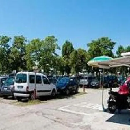 Hotel Arno 2*