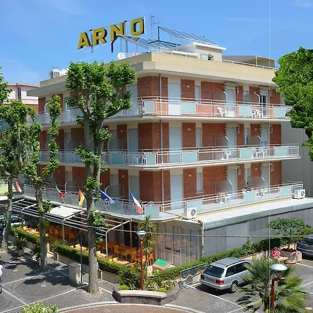 Hotel Arno 2*