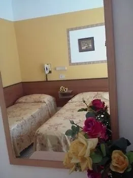 Arno Hotel