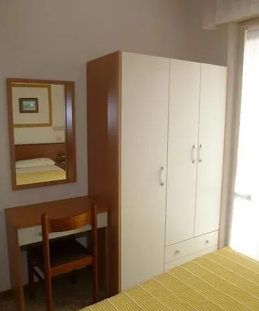 Arno Hotel